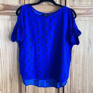 Apt 9 Cold Shoulder hi-low Top Small Petite